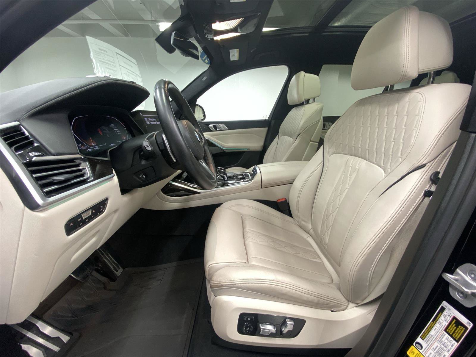 Used 2021 BMW X7 xDrive40i w/ M Sport Package AWD/4WD image 17