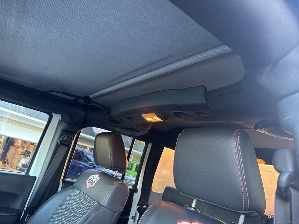 Used 2012 Jeep Wrangler Unlimited Sahara image 36