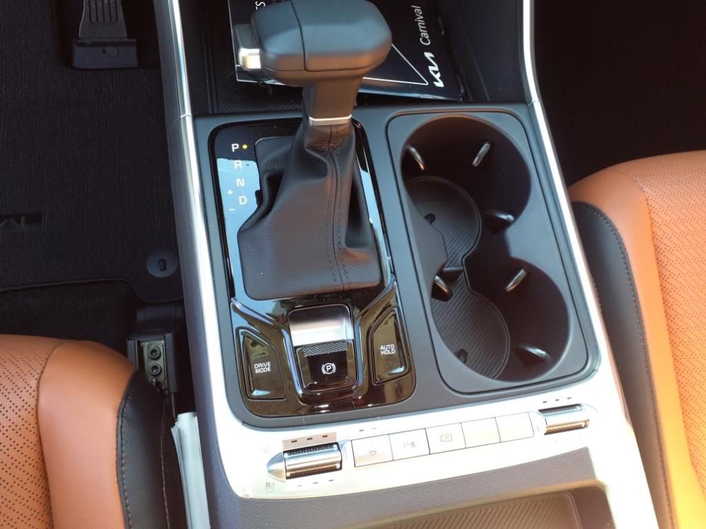 New 2025 Kia Carnival SX Prestige image 24