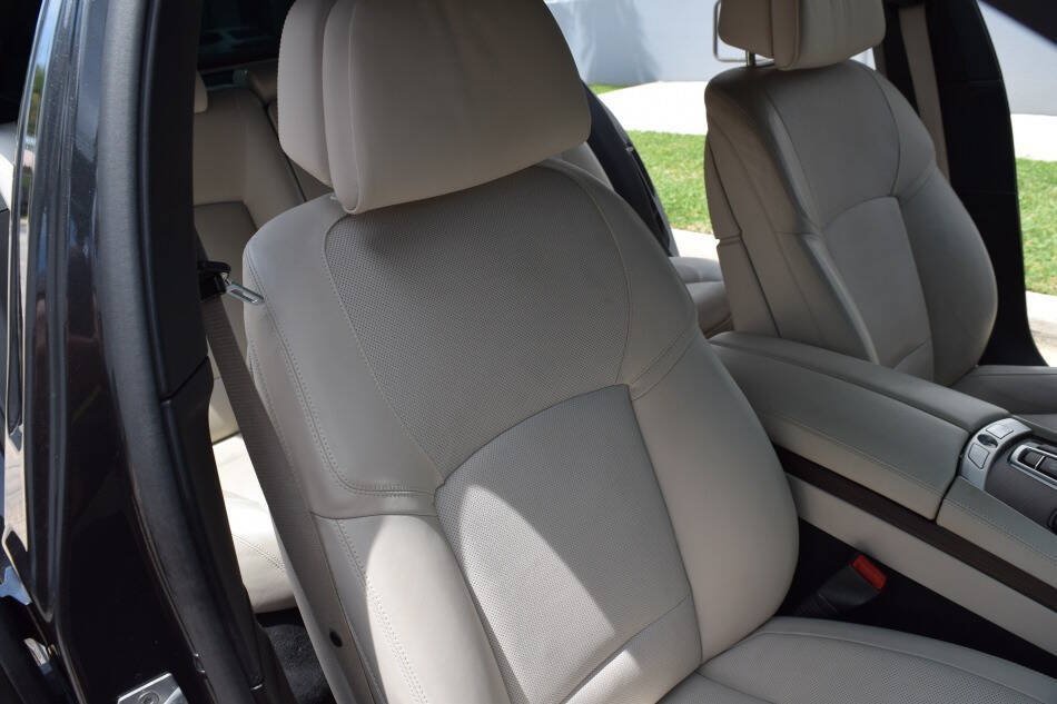 Used 2015 BMW 750i RWD image 51