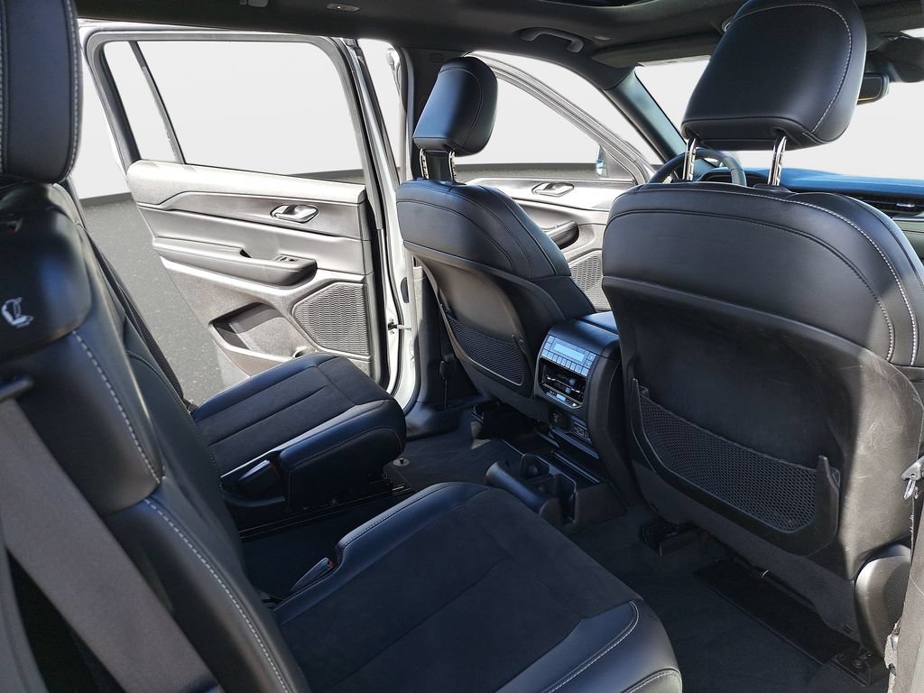 Certified 2023 Jeep Grand Cherokee L Altitude AWD/4WD image 11
