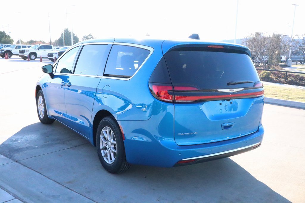 New 2026 Chrysler Pacifica Select image 23