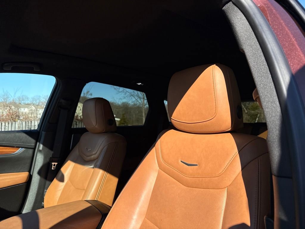 Certified 2022 Cadillac XT5 Premium Luxury image 2