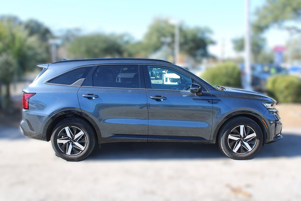 Certified 2023 Kia Sorento S image 5