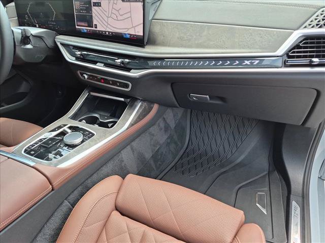 Used 2026 BMW X7 xDrive40i w/ M Sport Package AWD/4WD image 25