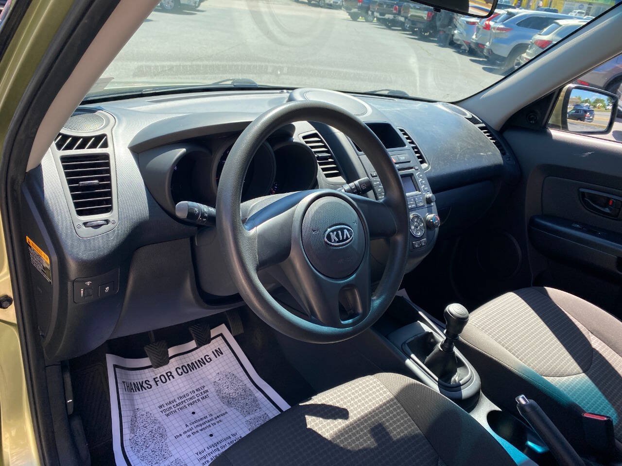 Used 2012 Kia Soul FWD image 9