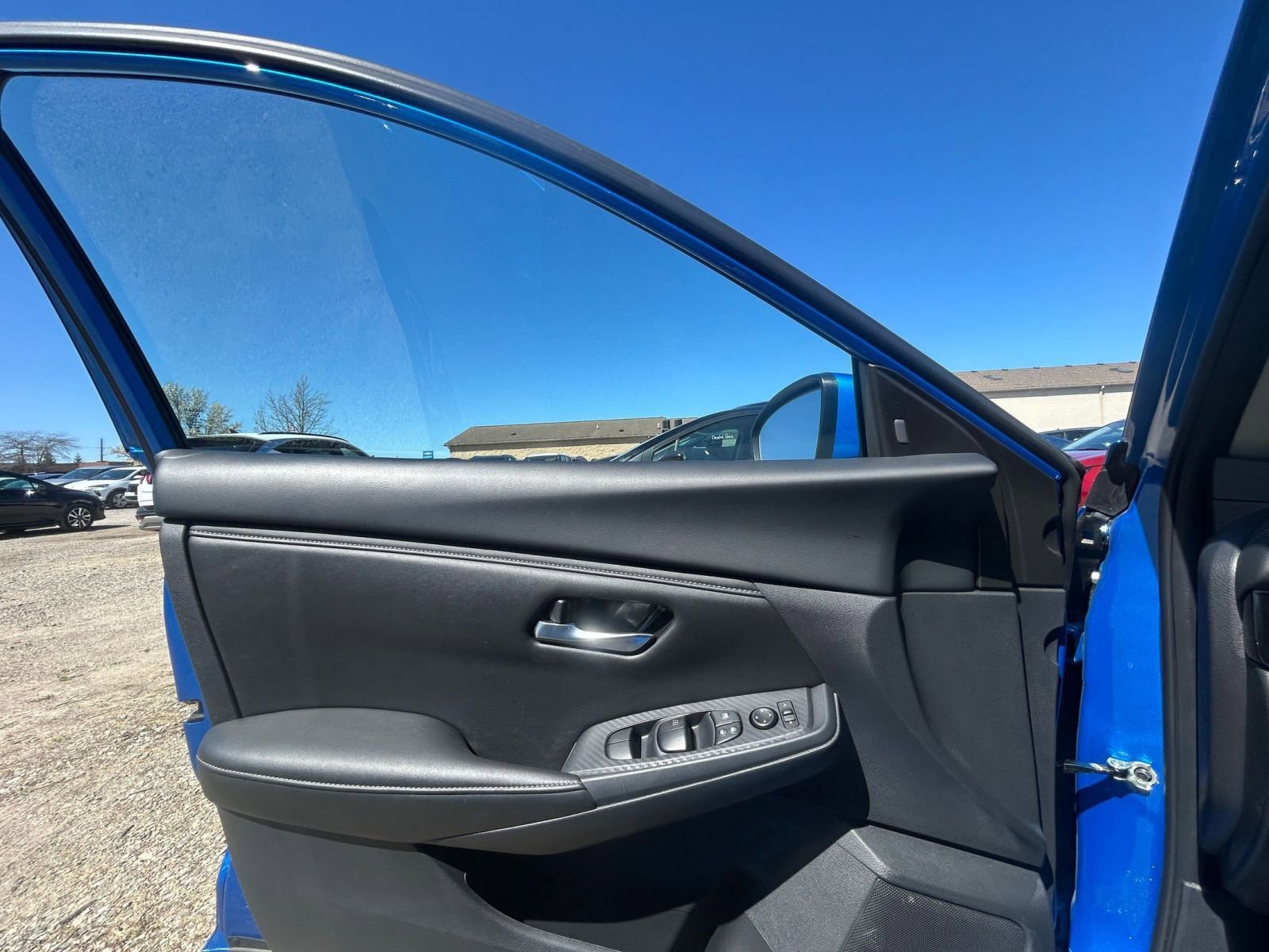 Used 2025 Nissan Sentra SV FWD image 18