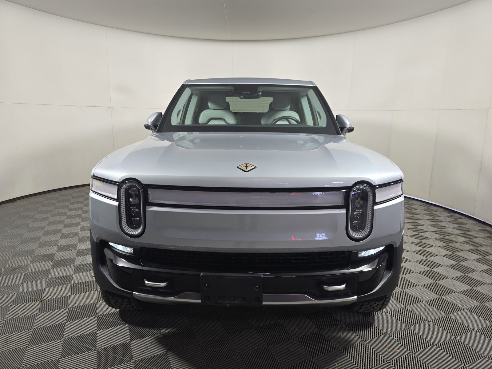 Used 2023 Rivian R1T Launch Edition image 8