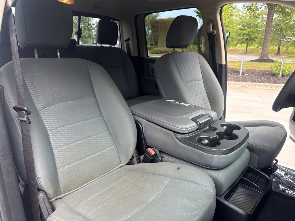 Used 2019 RAM 1500 Classic SLT RWD image 34