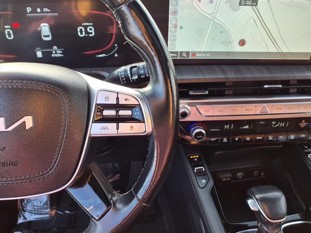 Used 2023 Kia Telluride EX w/ EX Captain's Chair Package image 12