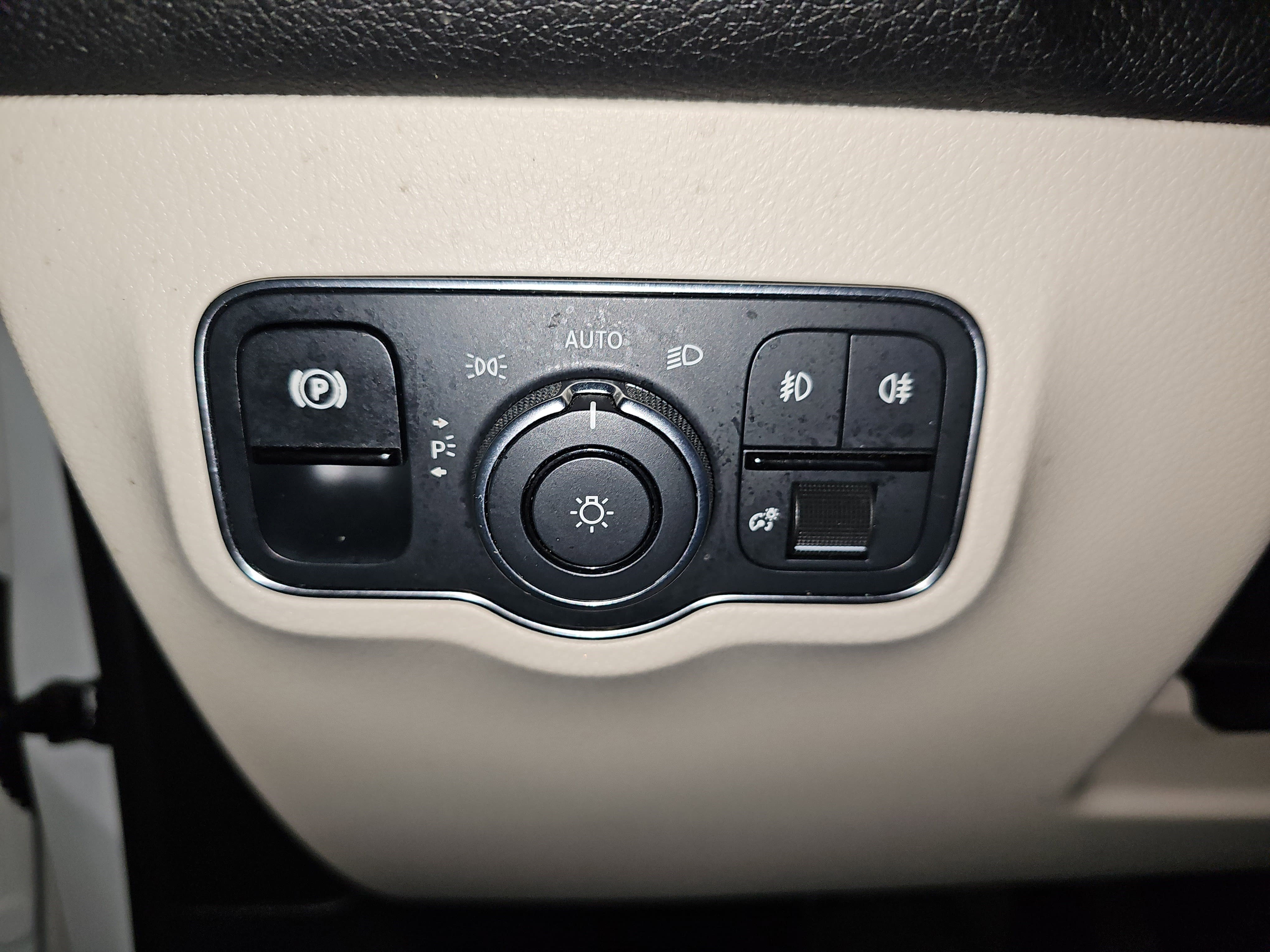 Used 2021 Mercedes-Benz GLB 250 4MATIC image 27