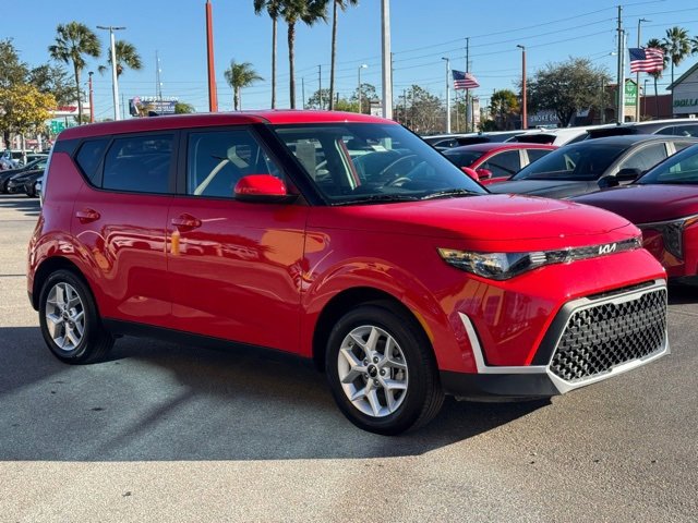 Certified 2025 Kia Soul LX image 8