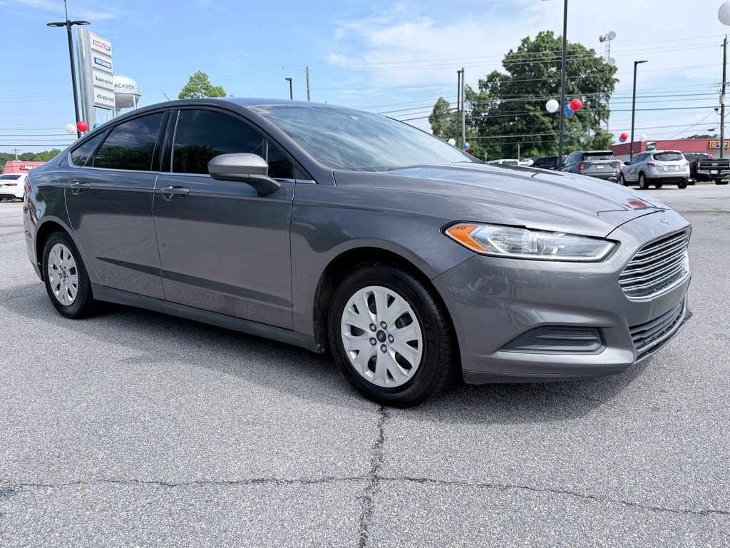 Used 2014 Ford Fusion S FWD image 2