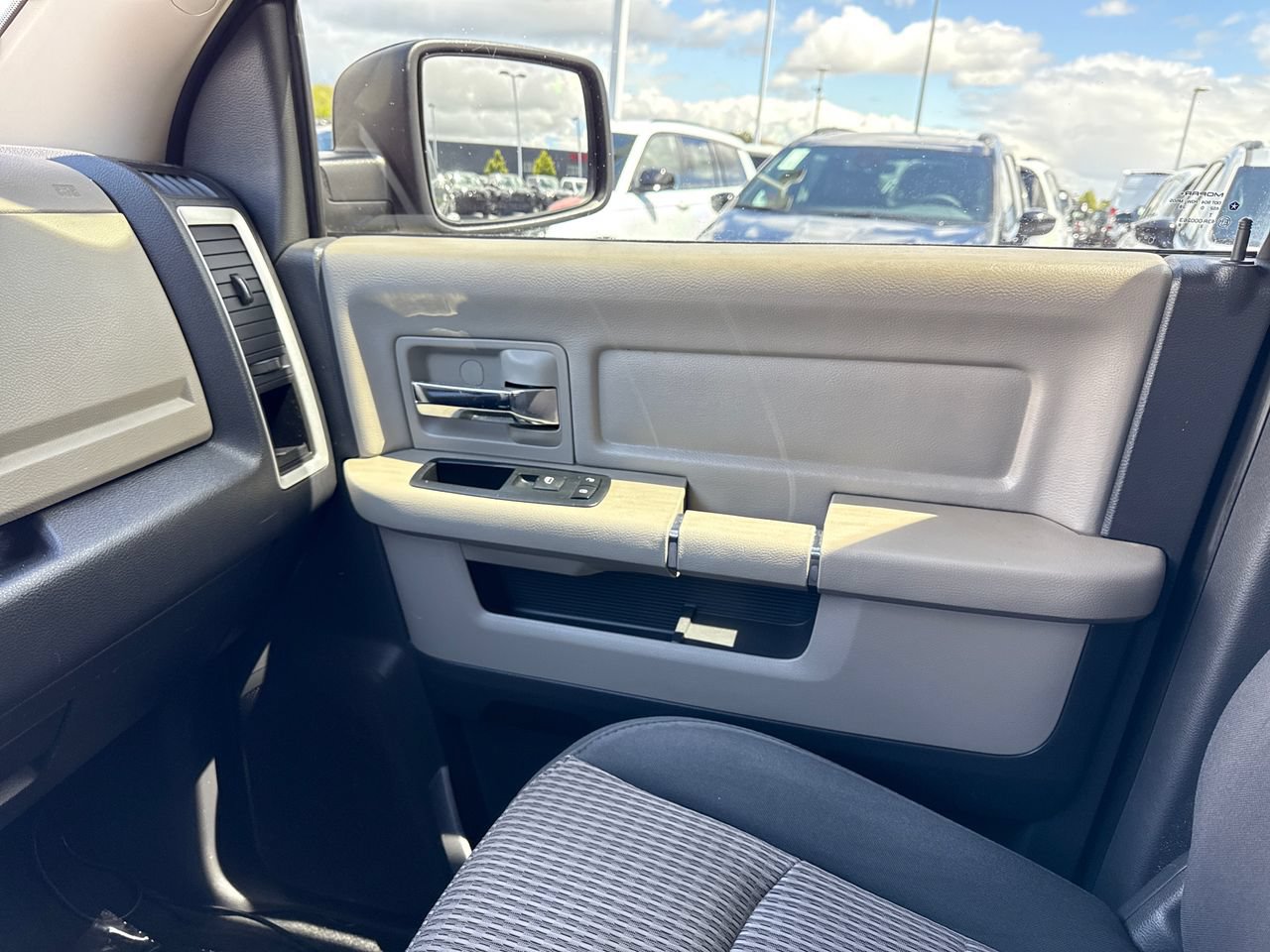 Used 2011 RAM 1500 Classic SLT AWD/4WD image 22