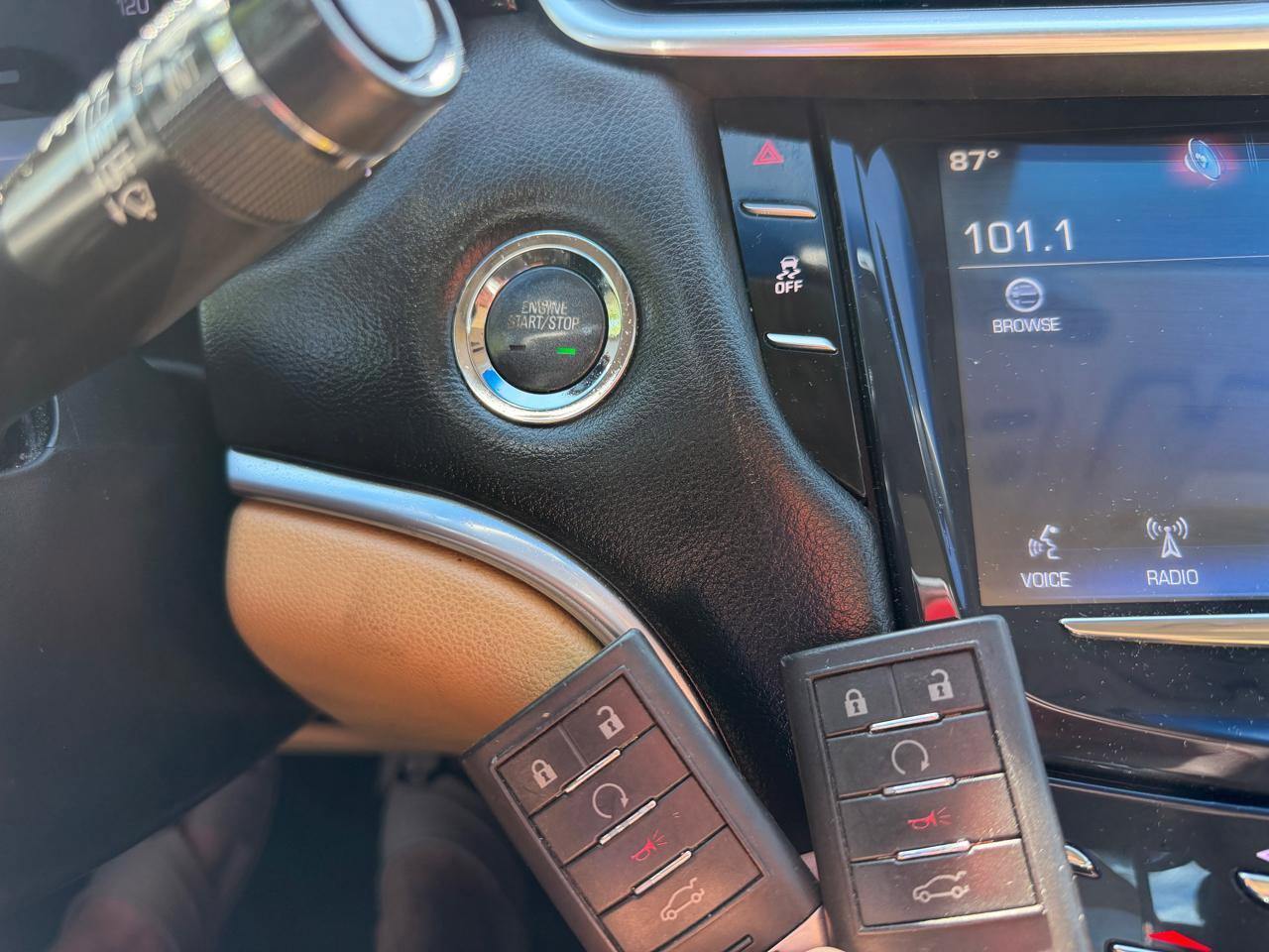 Used 2013 Cadillac XTS Luxury image 21