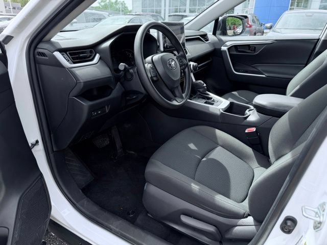 Used 2023 Toyota RAV4 LE AWD/4WD image 17