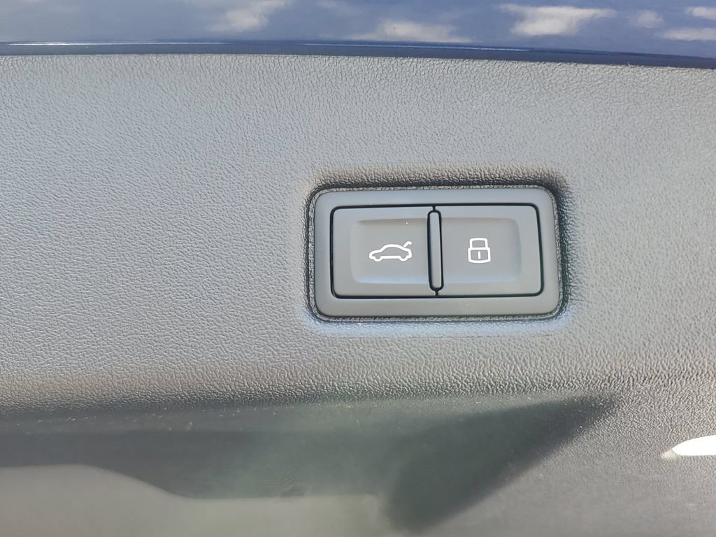 Certified 2025 Audi Q5 Premium w/ Premium Plus AWD/4WD image 15
