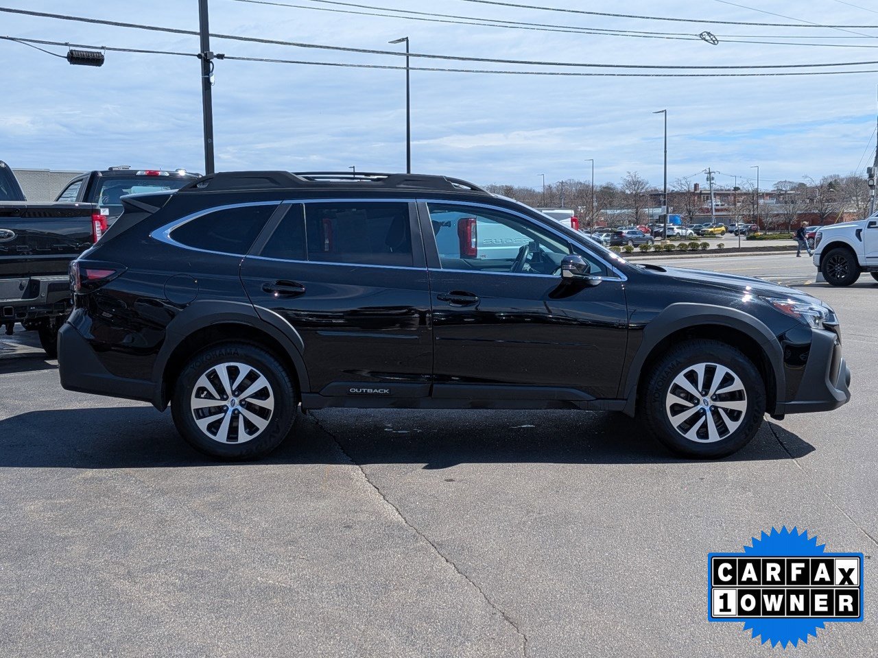 Used 2025 Subaru Outback Premium image 3