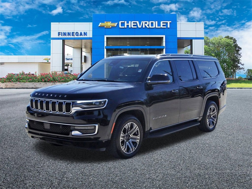 Used 2023 Jeep Wagoneer L 2WD w/ Premium Group I image 3