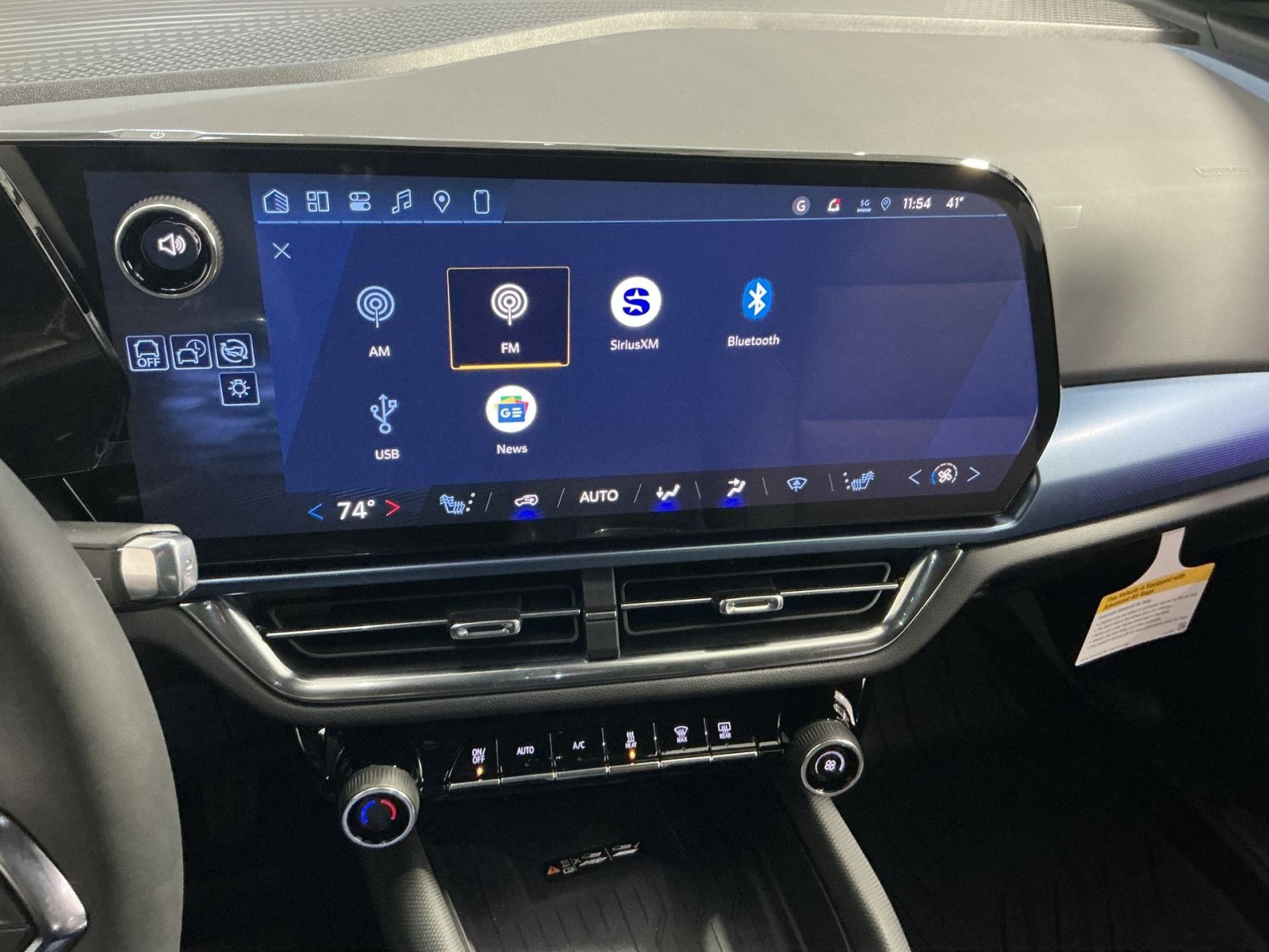 New 2026 Chevrolet Equinox EV LT AWD/4WD image 26