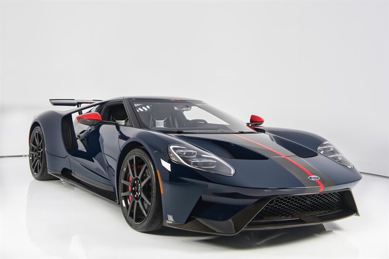 Used 2020 Ford GT Carbon Series RWD image 2