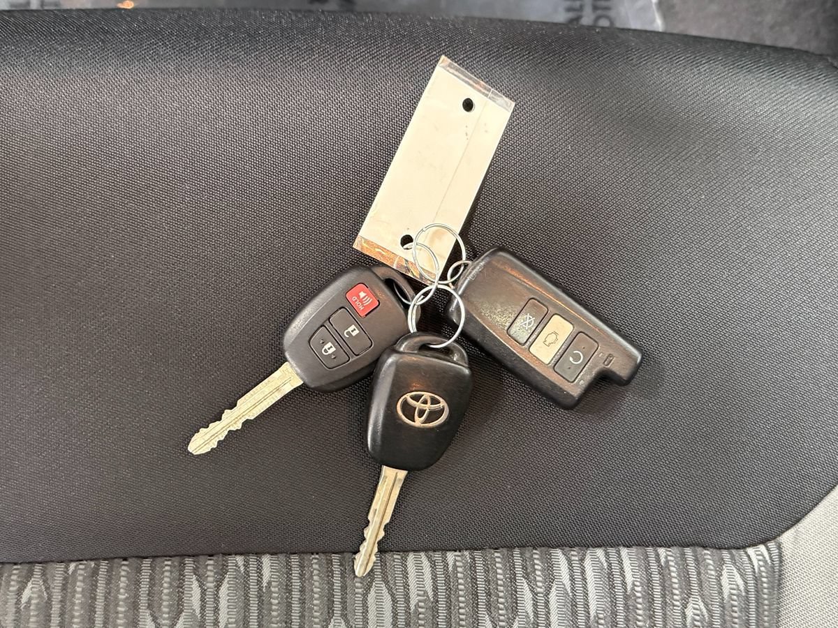 Used 2019 Toyota Tundra SR5 AWD/4WD image 32