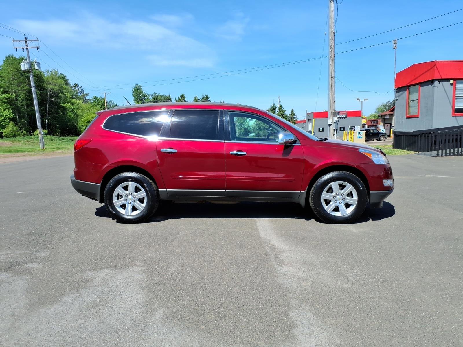 Used 2011 Chevrolet Traverse LT w/ Personal Connectivity Package FWD image 7
