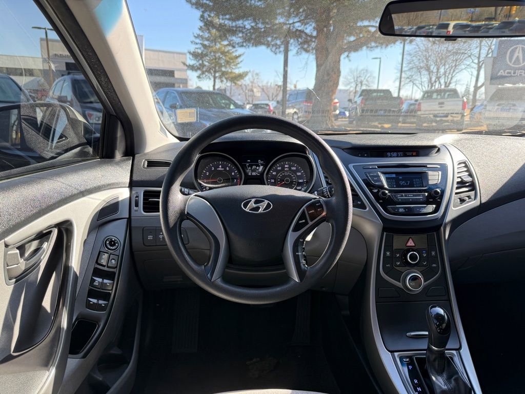 Used 2016 Hyundai Elantra SE image 2