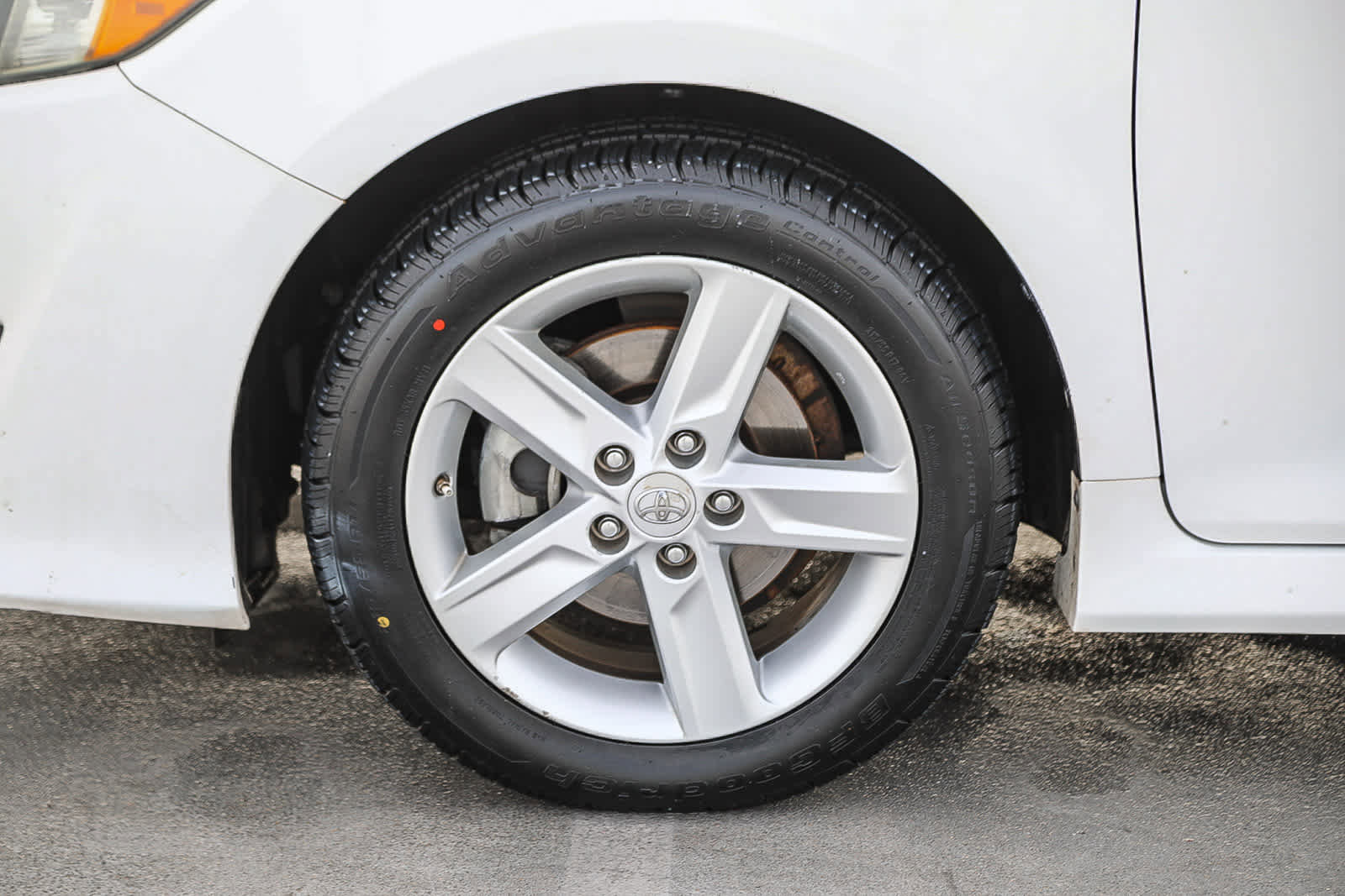 Used 2012 Toyota Camry SE image 10