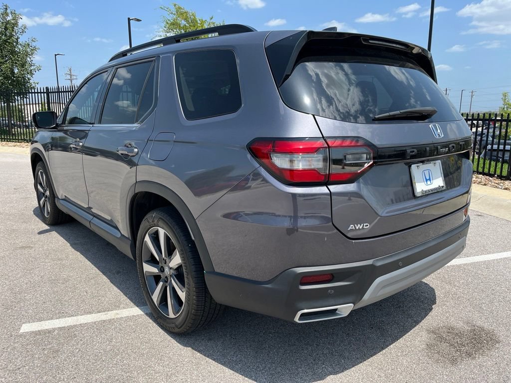 Certified 2025 Honda Pilot Touring image 6