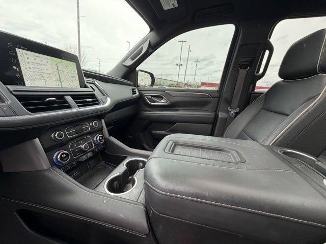 Used 2024 GMC Yukon XL SLT w/ SLT Luxury Package image 15