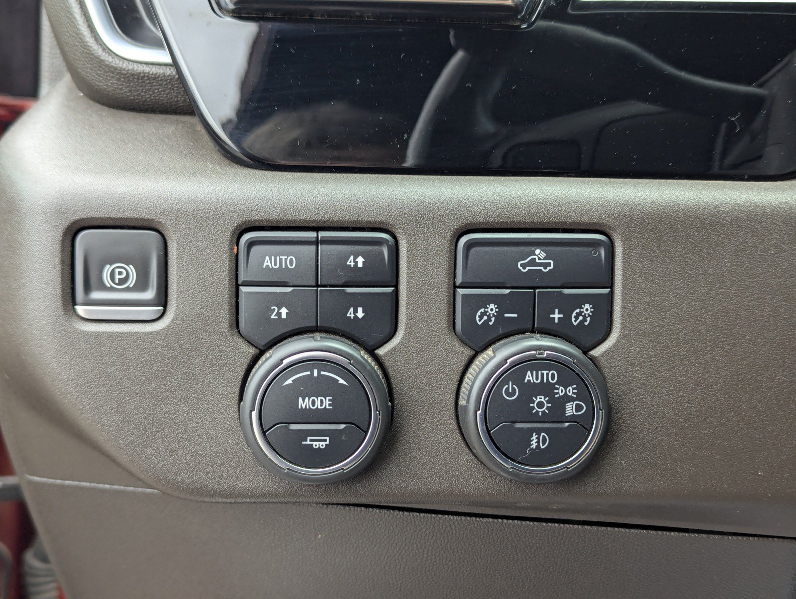Used 2022 Chevrolet Silverado 1500 RST w/ Z71 Off-Road Package AWD/4WD image 10