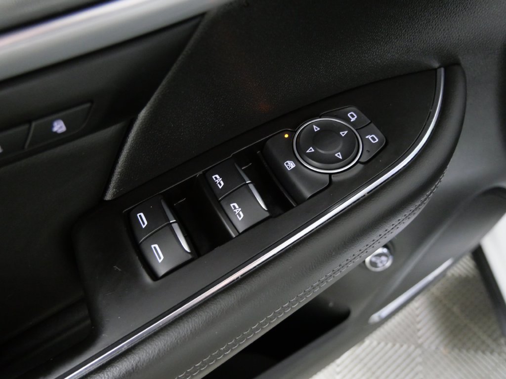 Used 2025 Buick Envision Avenir AWD/4WD image 19