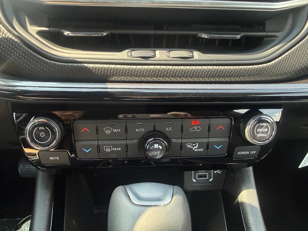 New 2026 Jeep Compass Latitude AWD/4WD image 25