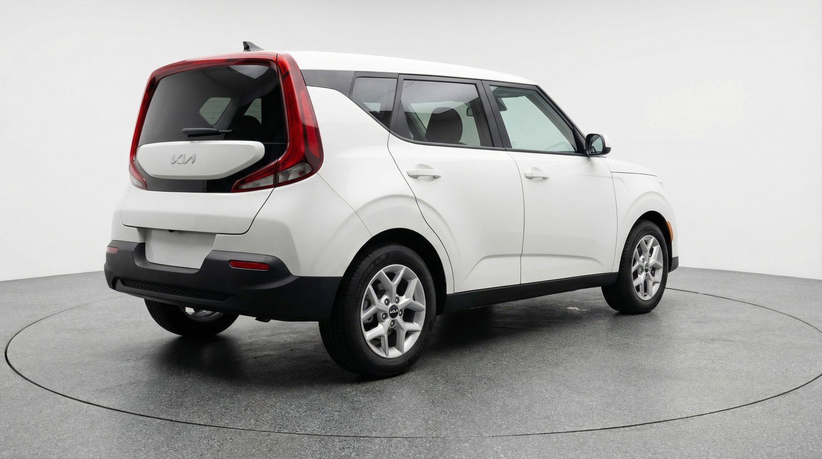 Used 2025 Kia Soul LX w/ LX Technology Package FWD image 9