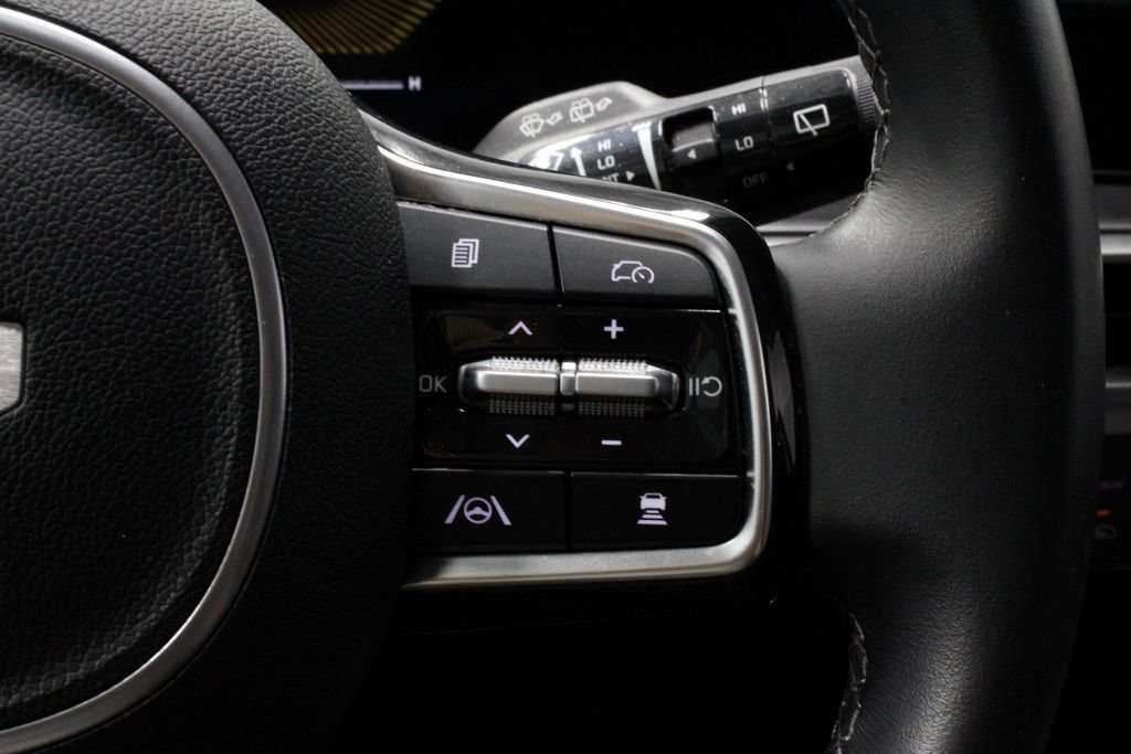 Used 2024 Kia Sorento S FWD image 30