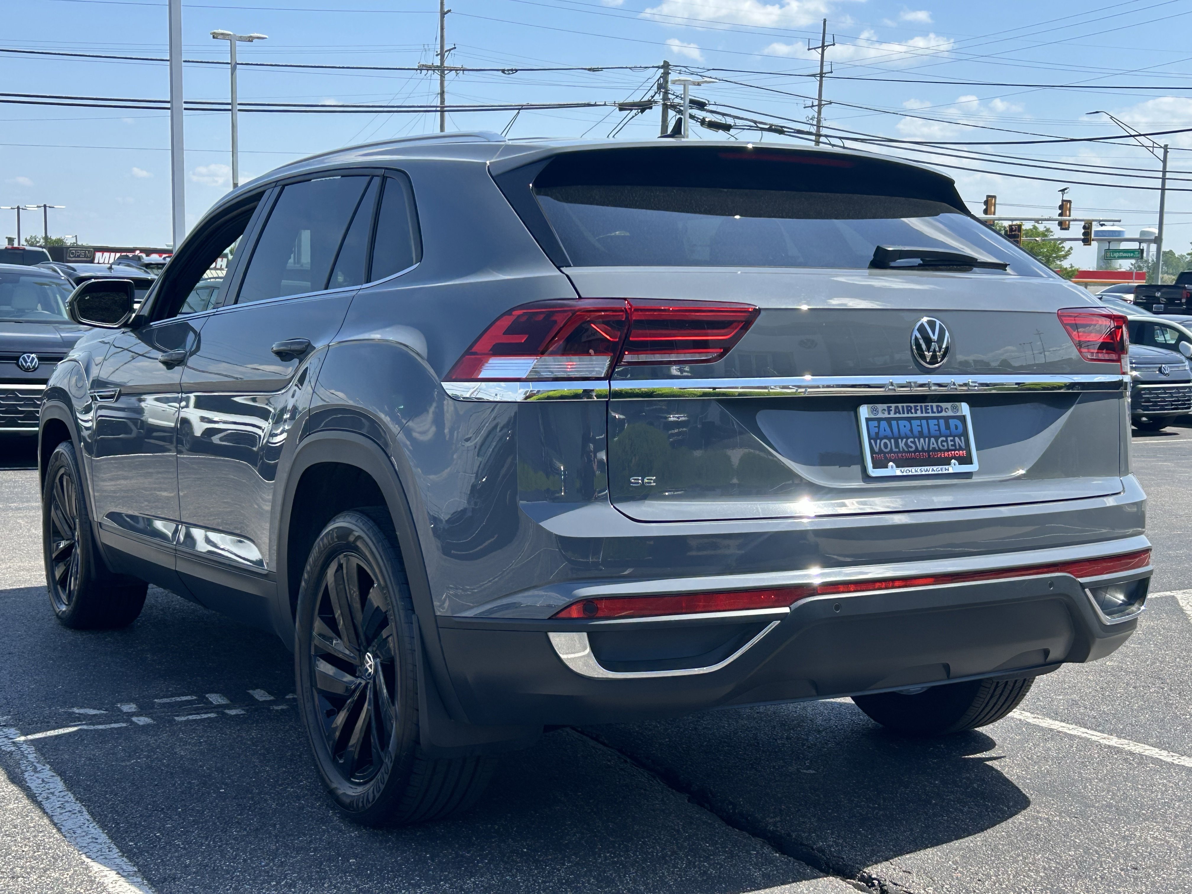 Certified 2023 Volkswagen Atlas Cross Sport SE w/ Black Wheel Package FWD image 5