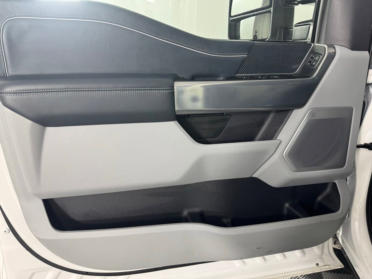 Used 2024 Ford F250 Limited w/ FX4 Off-Road Package image 9