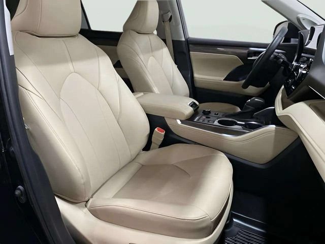 Used 2024 Toyota Highlander Limited AWD/4WD image 79