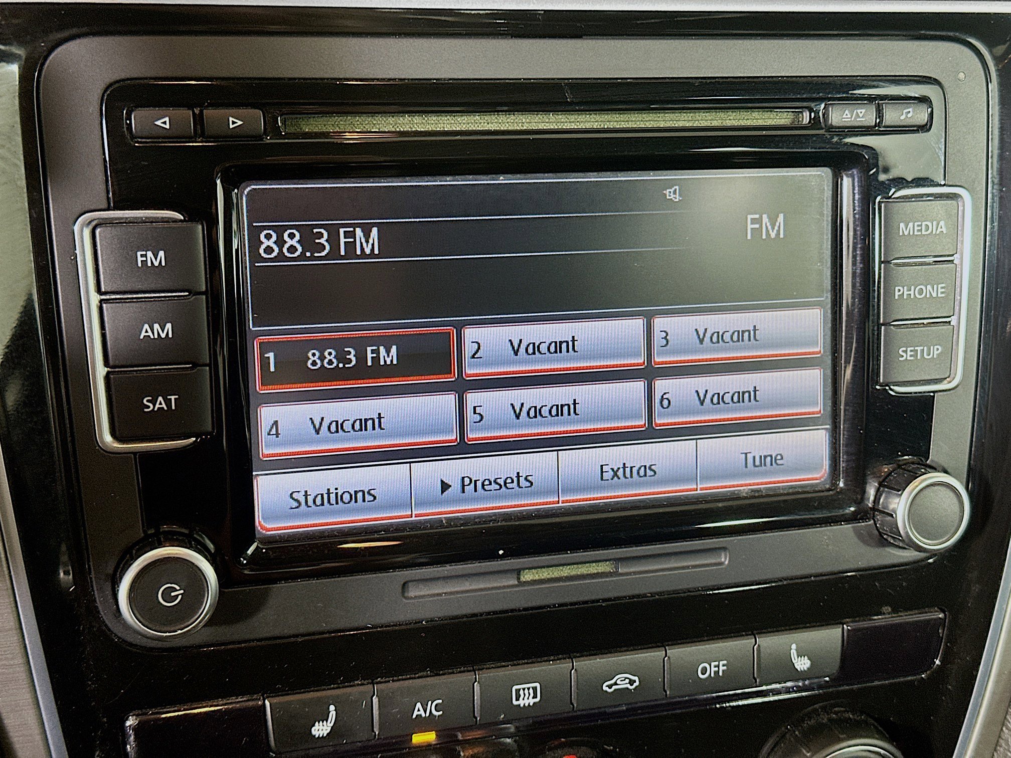 Used 2015 Volkswagen Passat TDI SE FWD image 21