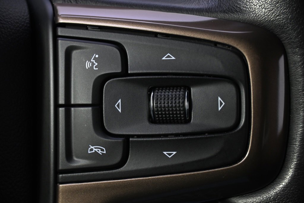 Used 2023 Chevrolet Suburban High Country image 35