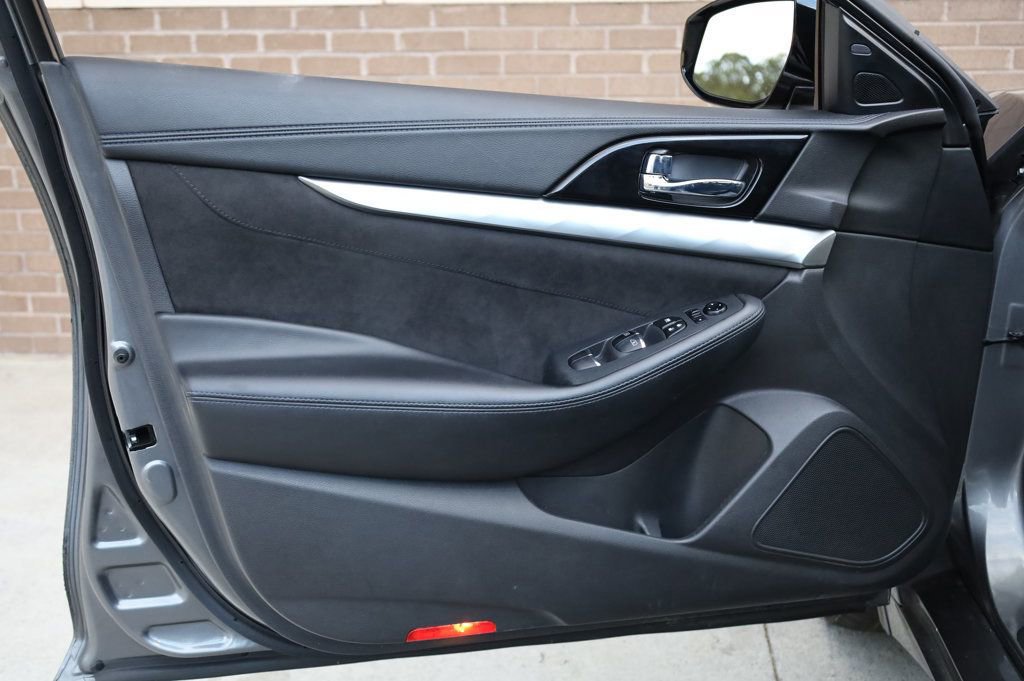 Used 2016 Nissan Maxima SR image 13