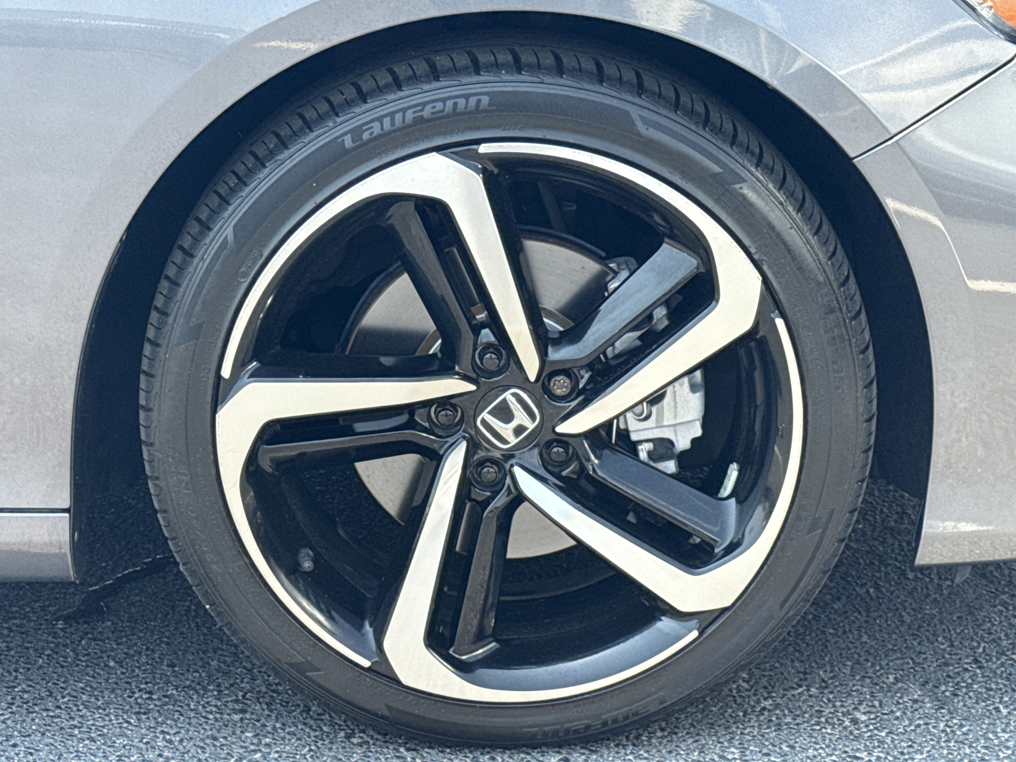 Used 2018 Honda Accord Sport image 10