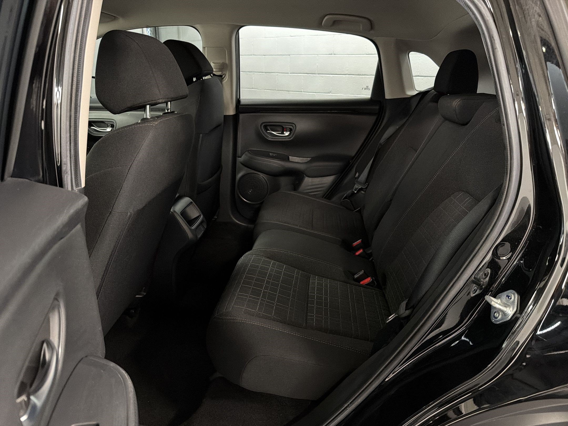 Certified 2025 Honda HR-V LX image 22