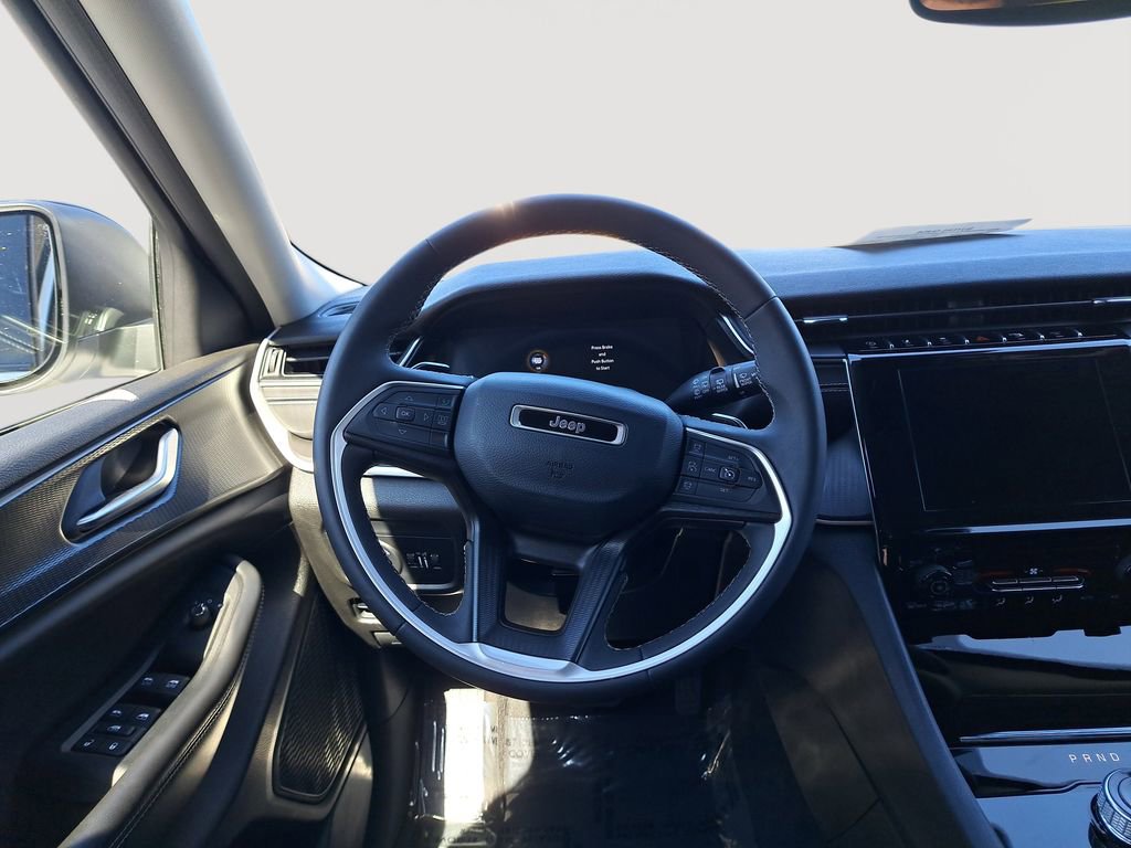 Used 2023 Jeep Grand Cherokee L Laredo image 22