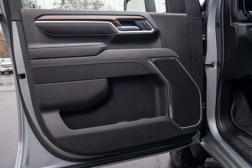 Used 2025 Chevrolet Silverado 2500 LT w/ Convenience Package image 19