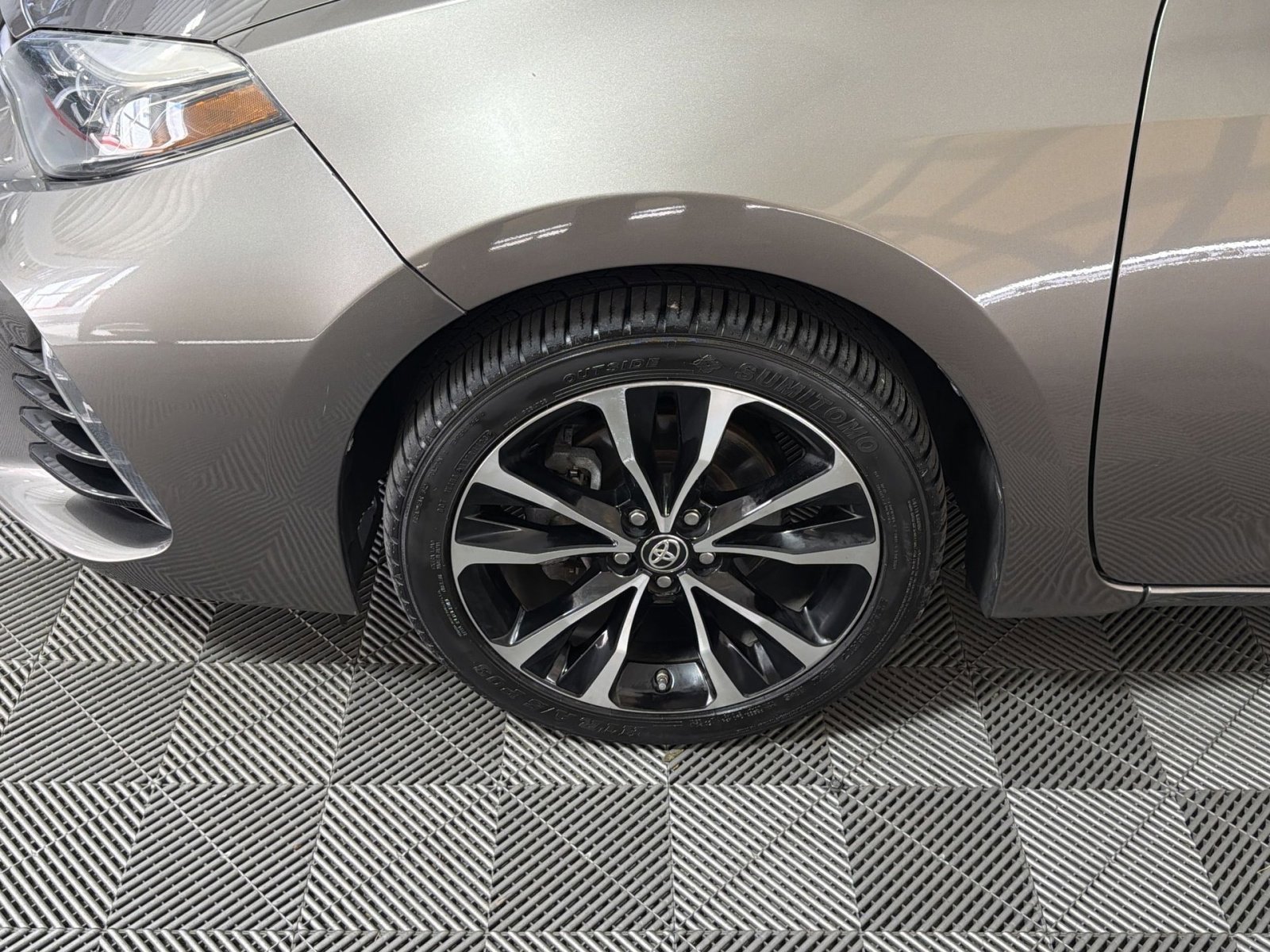 Used 2019 Toyota Corolla SE w/ Carpet Mat Package (TMS) image 12