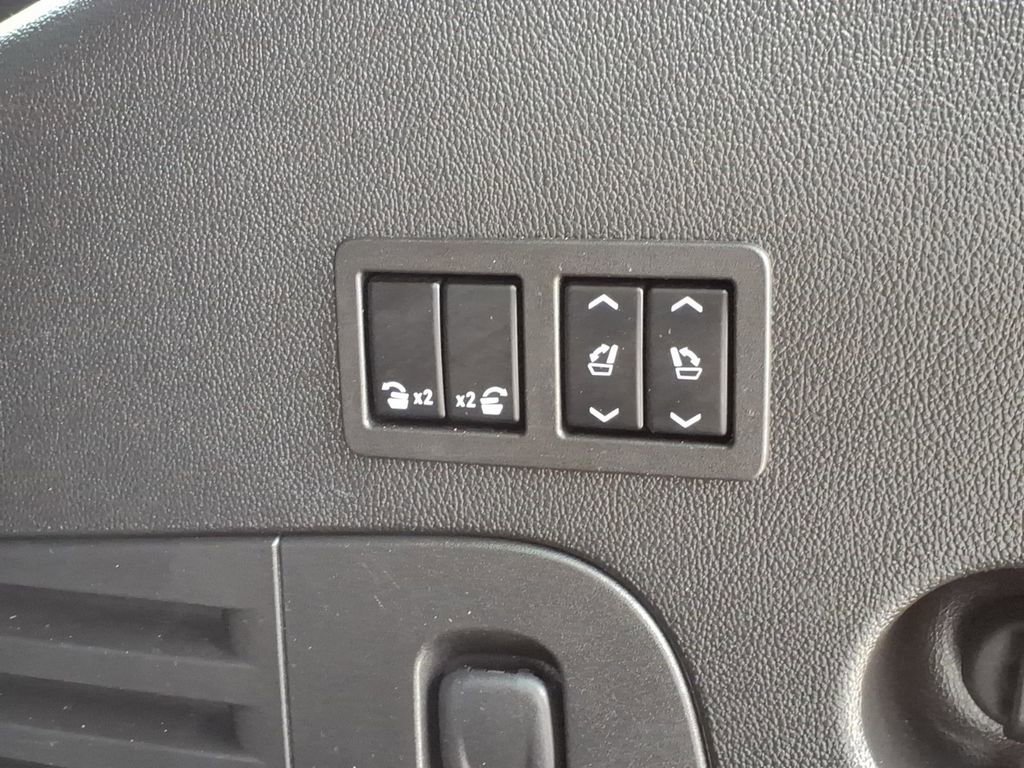 Used 2015 Chevrolet Tahoe LTZ AWD/4WD image 11