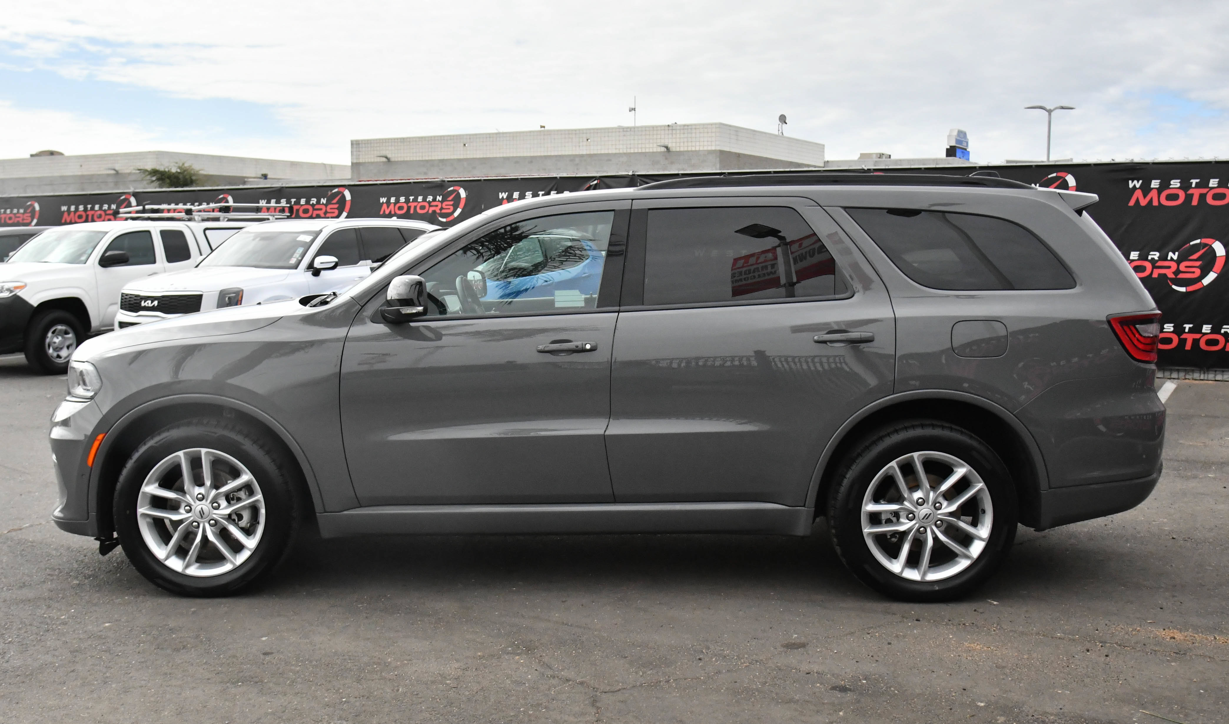 Used 2025 Dodge Durango GT AWD/4WD image 4