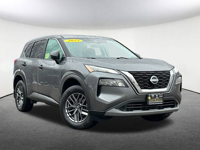 Used 2023 Nissan Rogue S image 2